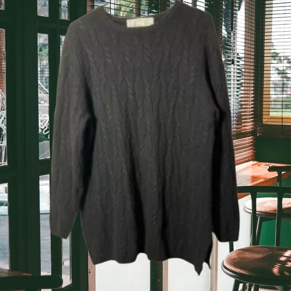 100% Cashmere Precious Fibers Gray Cable Knit Sweater