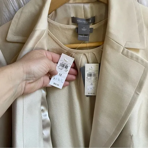80%OFF❣️NWT Ann Taylor Champagne Silk/Wool Blazer, 8 &amp; Tank Top, M, 2 Pc SET