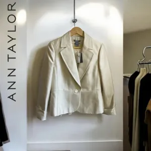 80%OFF❣️NWT Ann Taylor Champagne Silk/Wool Blazer, 8 &amp; Tank Top, M, 2 Pc SET