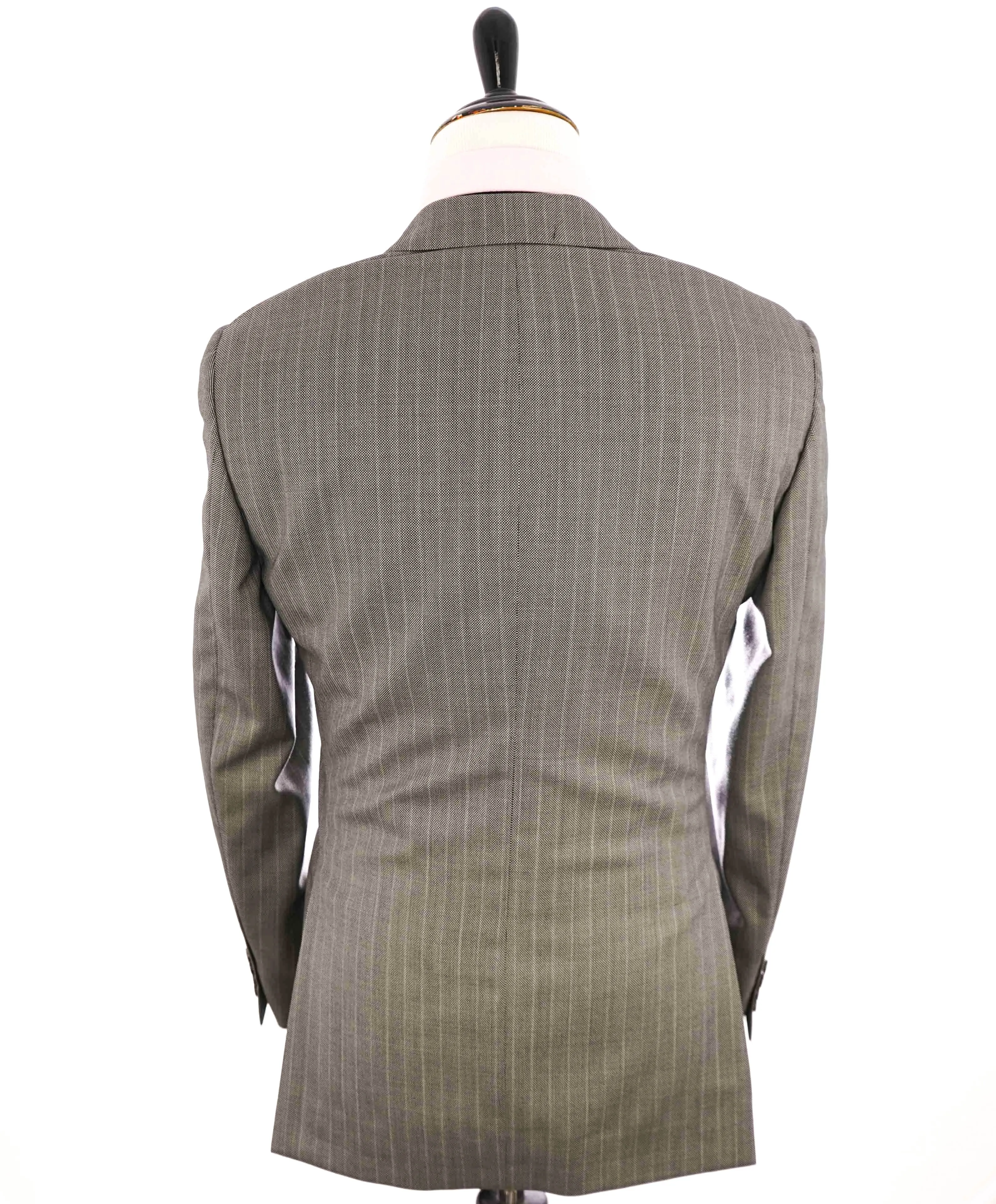 $995 SAMUELSOHN - Gray & Black Textured Birdseye Premium Grade Blazer - 38R