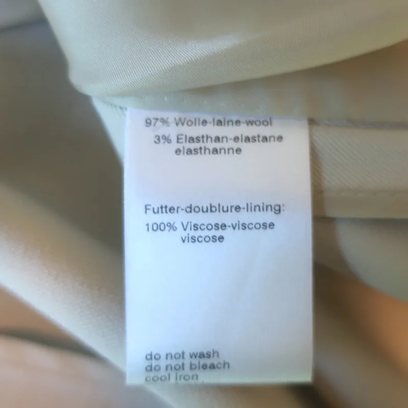 Akris Punto Blazer Beige Stretch Wool Size US 6 Two-Button Jacket