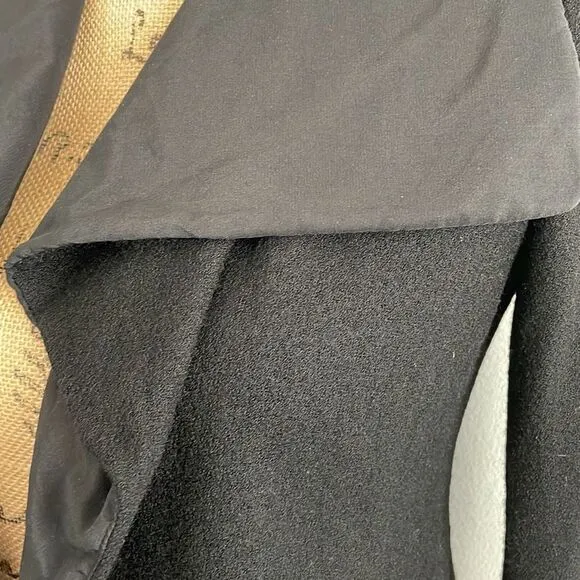 Ann Taylor Black Blazer/Jacket with Hook Closure XS