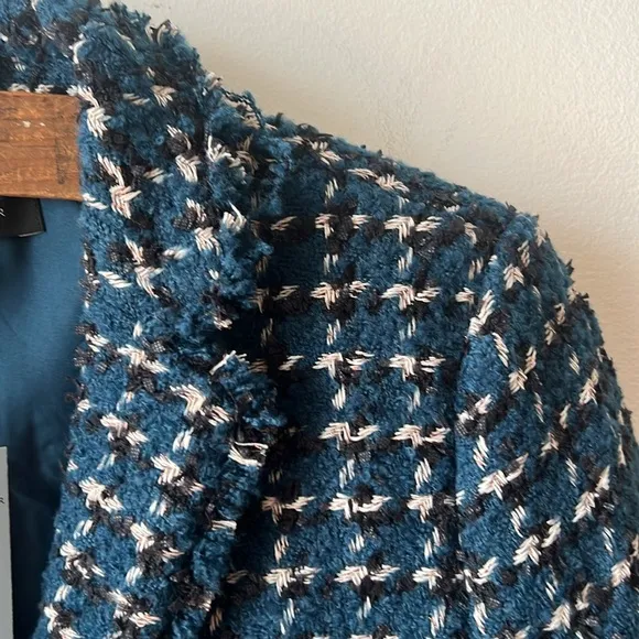 Ann Taylor NWT The Greenwich Blazer in Tweed.  Size 6P.