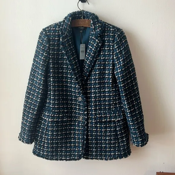 Ann Taylor NWT The Greenwich Blazer in Tweed.  Size 6P.