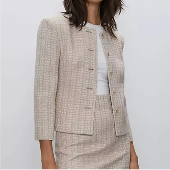 Aritzia Babaton Little Tweed Blazer Beige Metallic 3/4 Sleeve Collarless Office