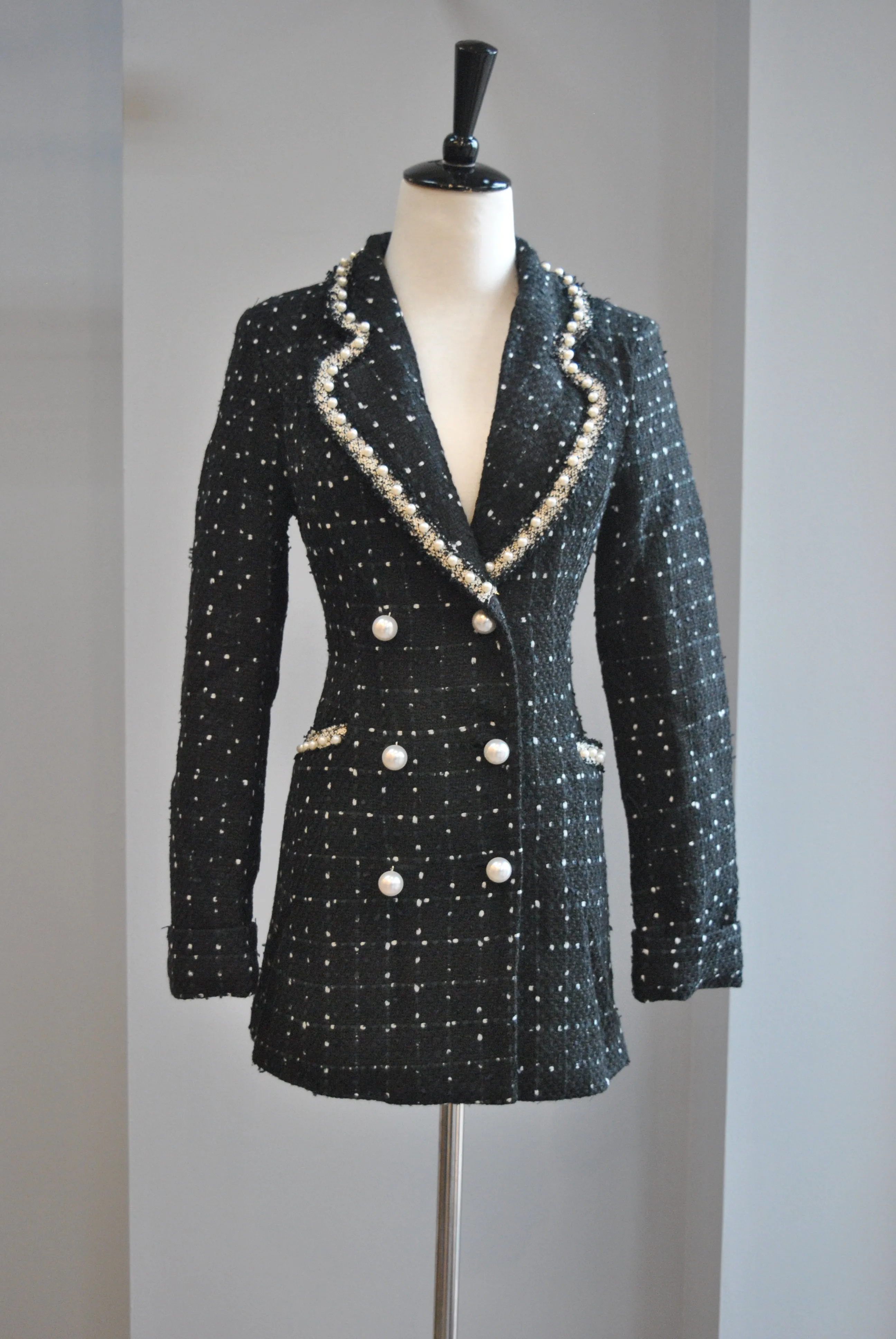 BLACK TWEED FIT JACKET WITH PEARL DETAILS