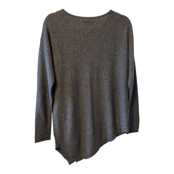 Bloomingdales‎ 100% Cashmere Sweater NWT Medium Asymmetrical Hem. Charcoal.