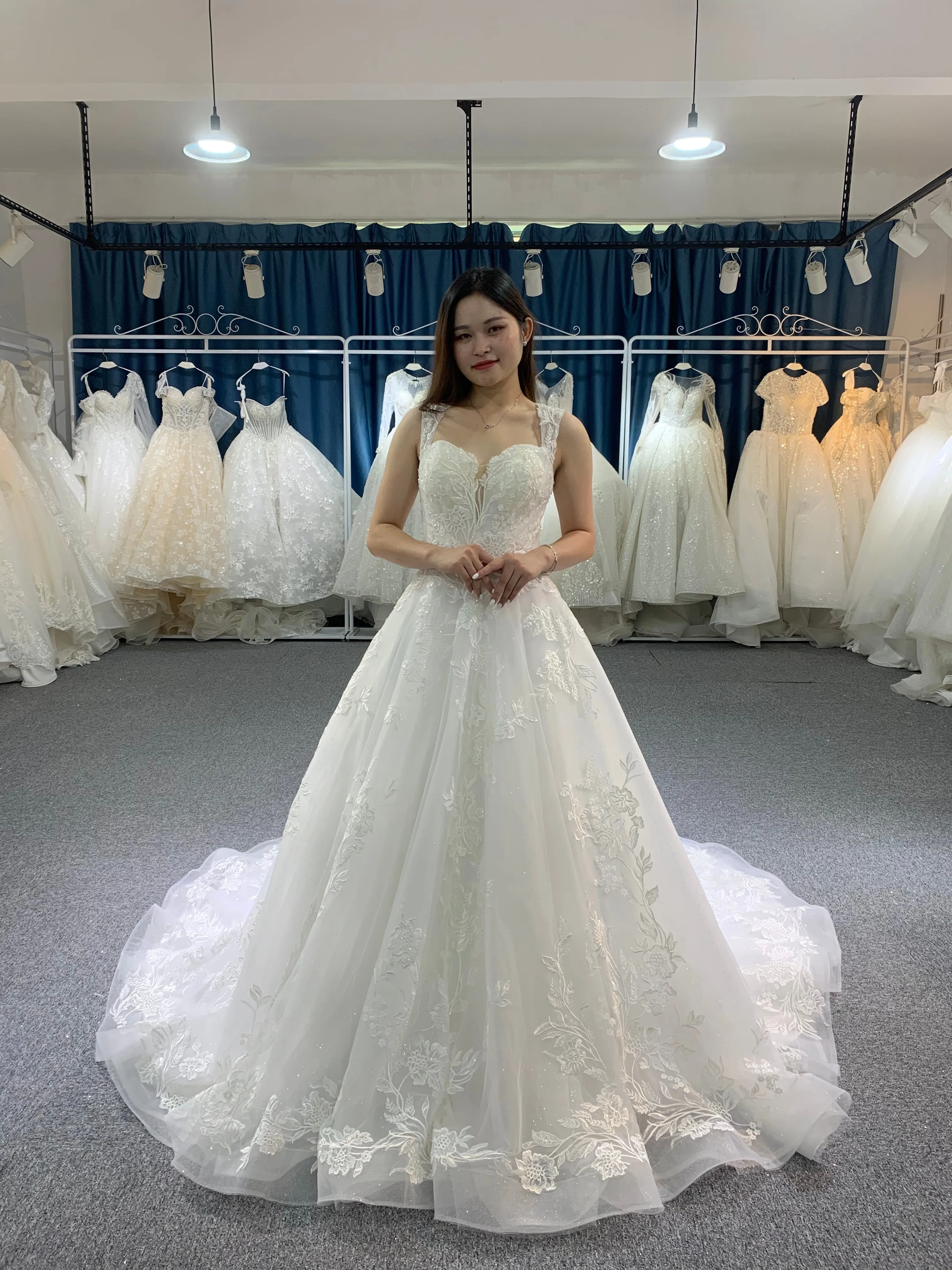 BYG sweetheart sleeveless wedding dress