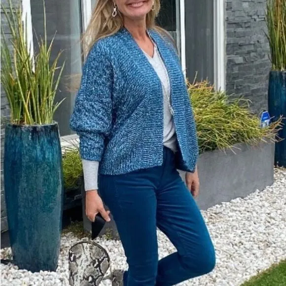 🧥CAbi ASTRAL CARTIGAN sz M in Celestial Blue &amp; White Knit. NWOT