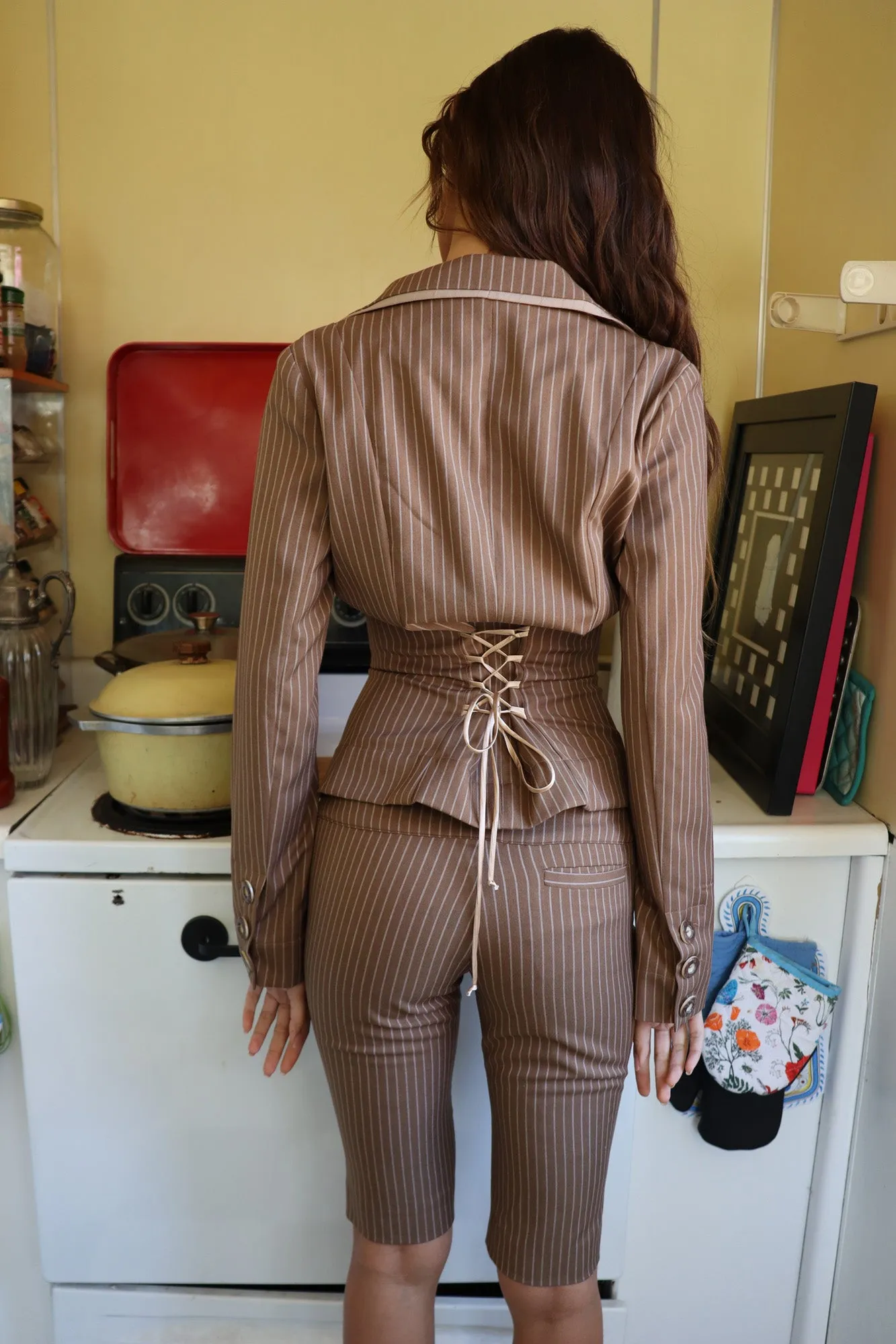 CARRIE CAPRI - MOCHA PINSTRIPE