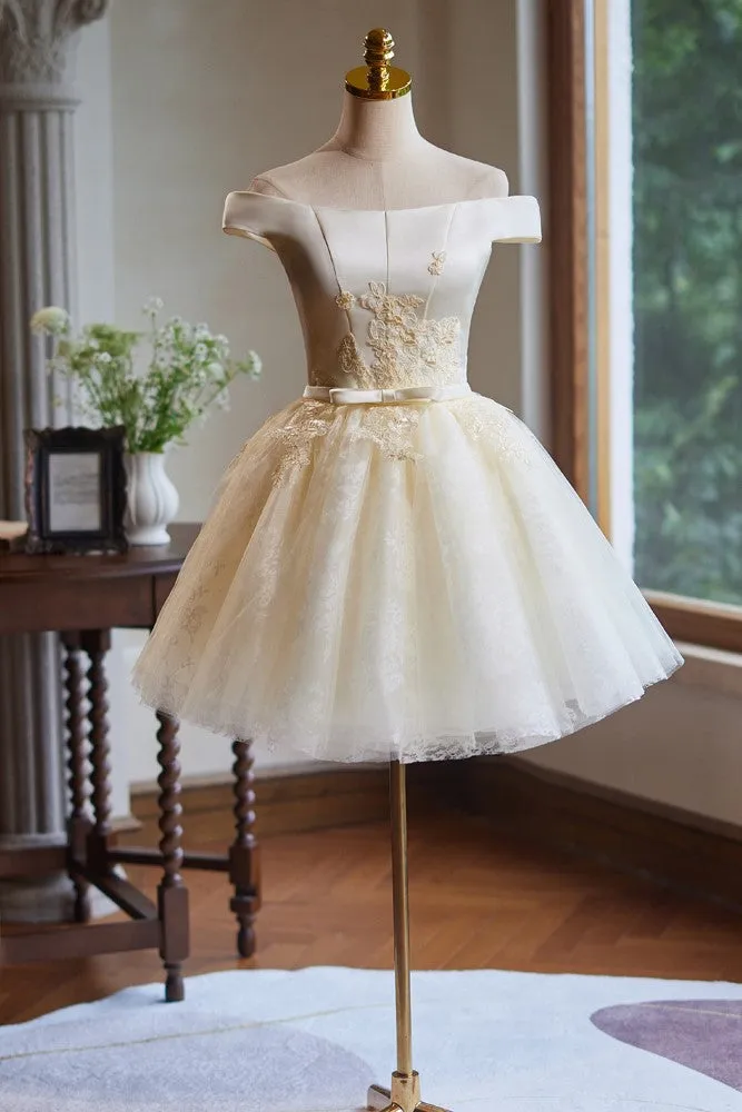 Champagne A Line Off the Shoulder Lace Appliques Short Homecoming Dress