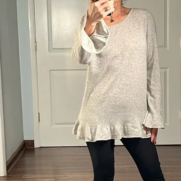 Charter Club cashmere peplum hem with rings tin broach sweater size Peti…