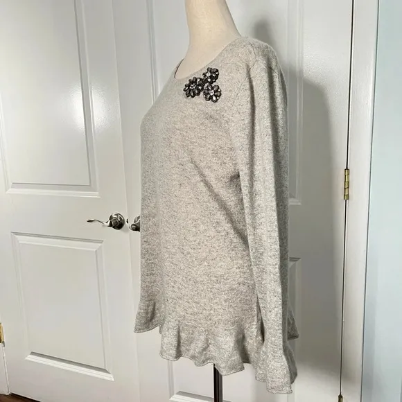 Charter Club cashmere peplum hem with rings tin broach sweater size Peti…