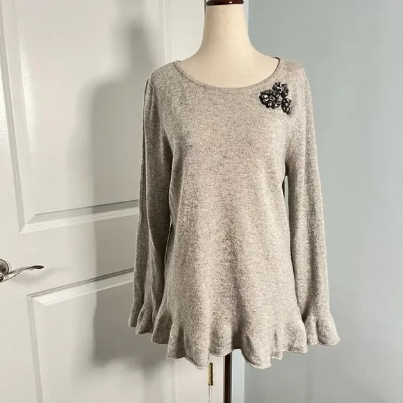 Charter Club cashmere peplum hem with rings tin broach sweater size Peti…