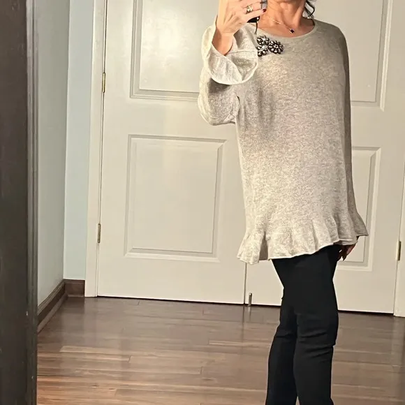 Charter Club cashmere peplum hem with rings tin broach sweater size Peti…