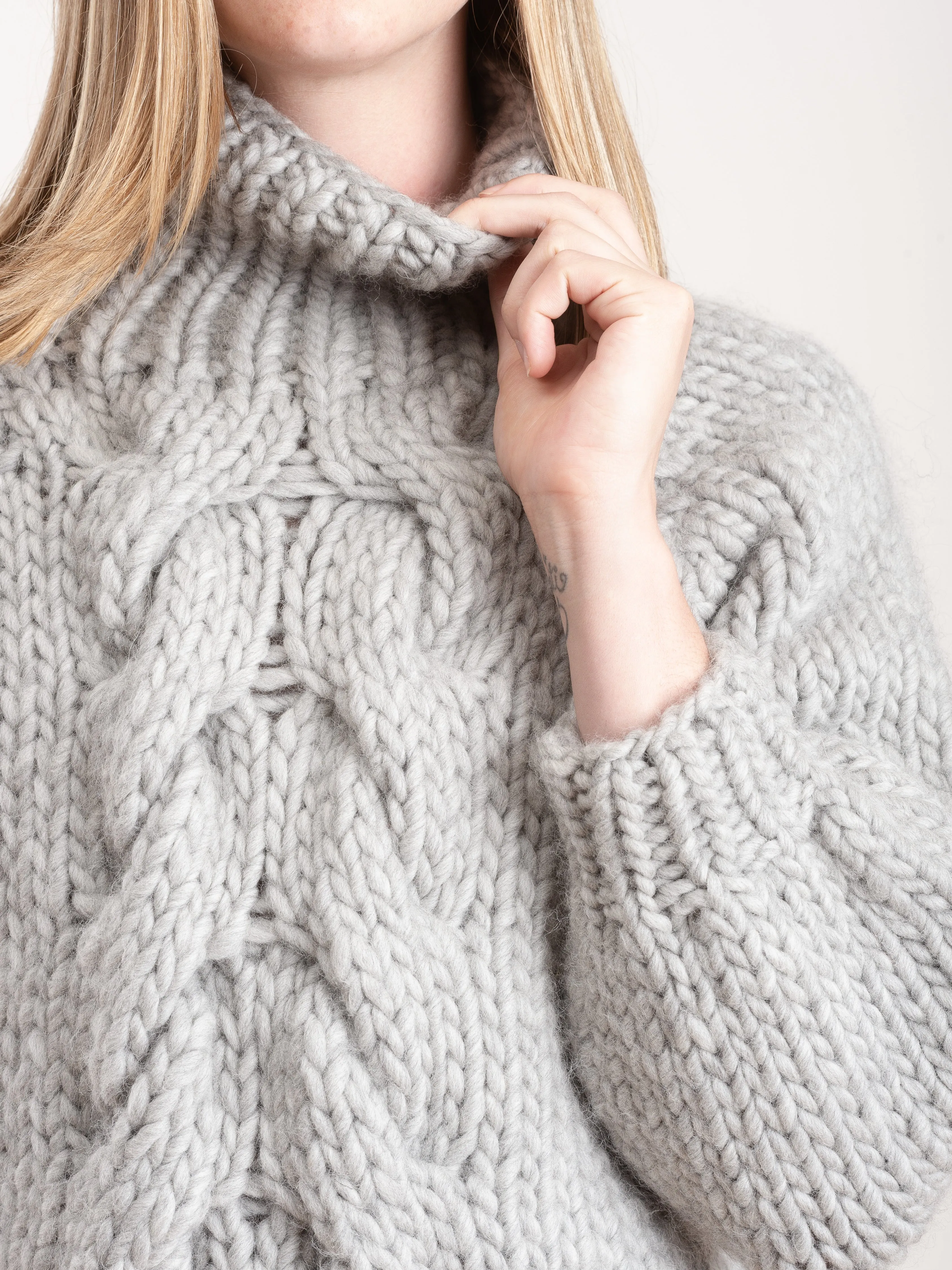 cropped cable - light grey