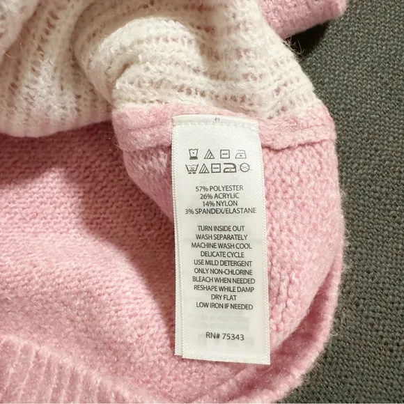 Cupcakes &amp; Cashmere NWT Heart Print Knit Crewneck Sweater in Pink/White Size Med