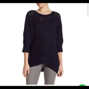 cupcakes and cashmere NWT knit sweater/navy.