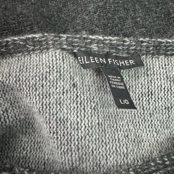 Eileen Fisher Tonal Pleated Cashmere Sweater in Charcoal. Size L. VGUC
