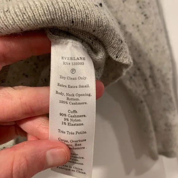 Everlane Cashmere V-neck Sweater