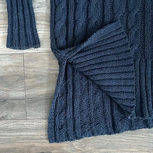 Free People Cable knitting vneck oversized sweater