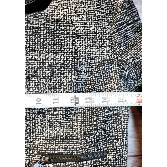 French Connection Womens Blazer Size 2 Tweed Black &amp; White Lined Zip Pockets