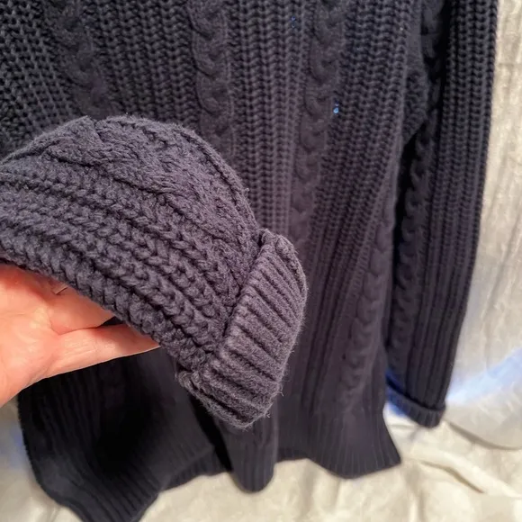 L.L.Bean vintage cable knit navy sweater. Size XL. Button accents on shoulder.