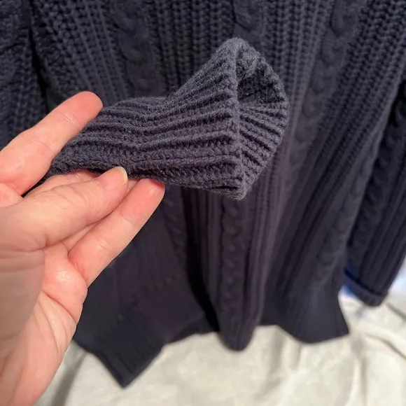 L.L.Bean vintage cable knit navy sweater. Size XL. Button accents on shoulder.
