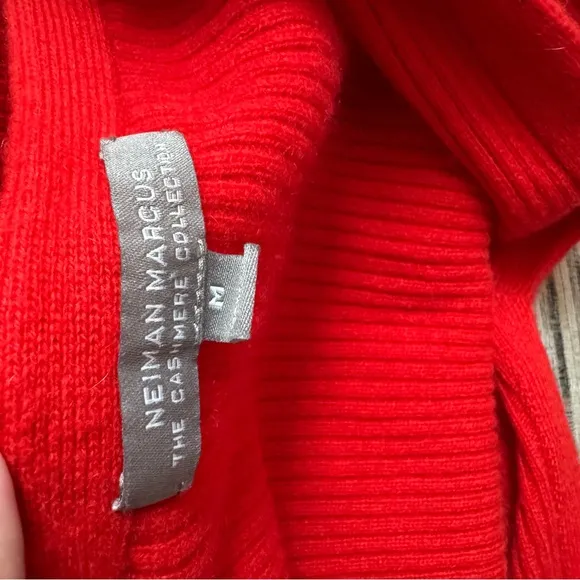 Neiman Marcus The Cashmere Collection Ribbed Red V Neck 3/4 Sleeve Sweater Sz M