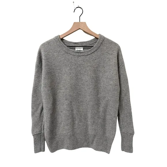 Nicole Miller Gray Cashmere Knit Long Sleeve Sweater Size Small
