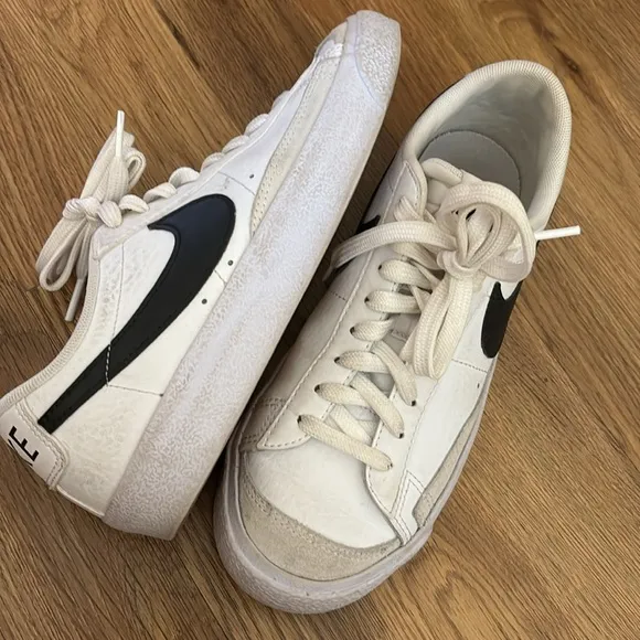 Nike blazers low youth size 4.5