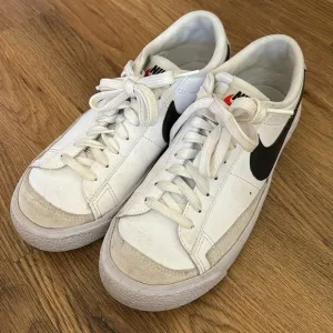 Nike blazers low youth size 4.5