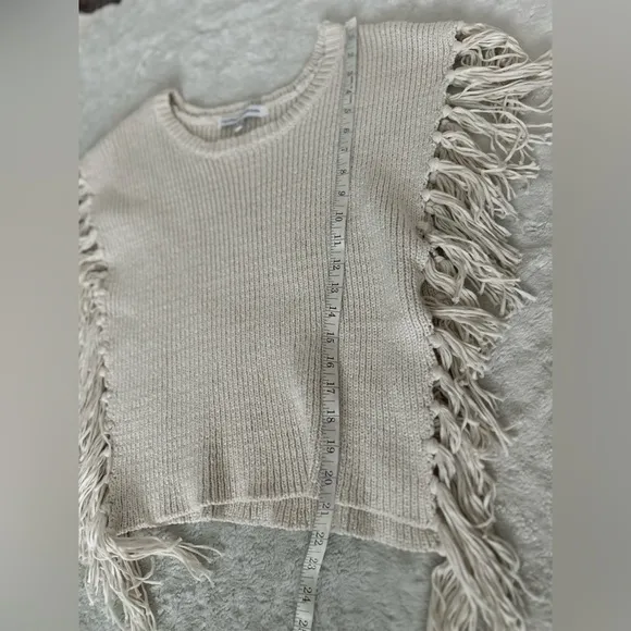 NWOT- CUPCAKES &amp; CASHMERE Revolve Napa Fringe Poncho in Ivory