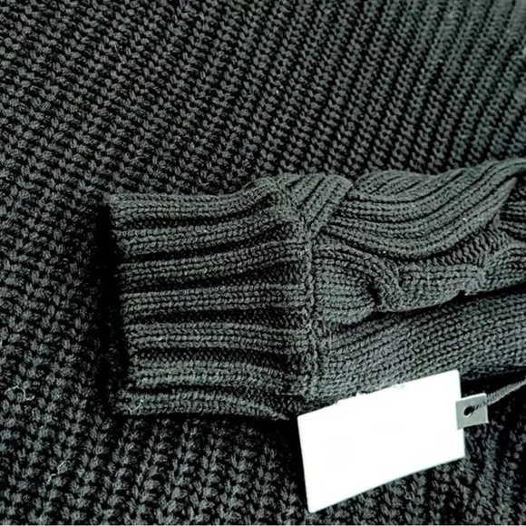 NWT ASTR The Label Black Sequoia long sleeve sweater Cutout Sz M