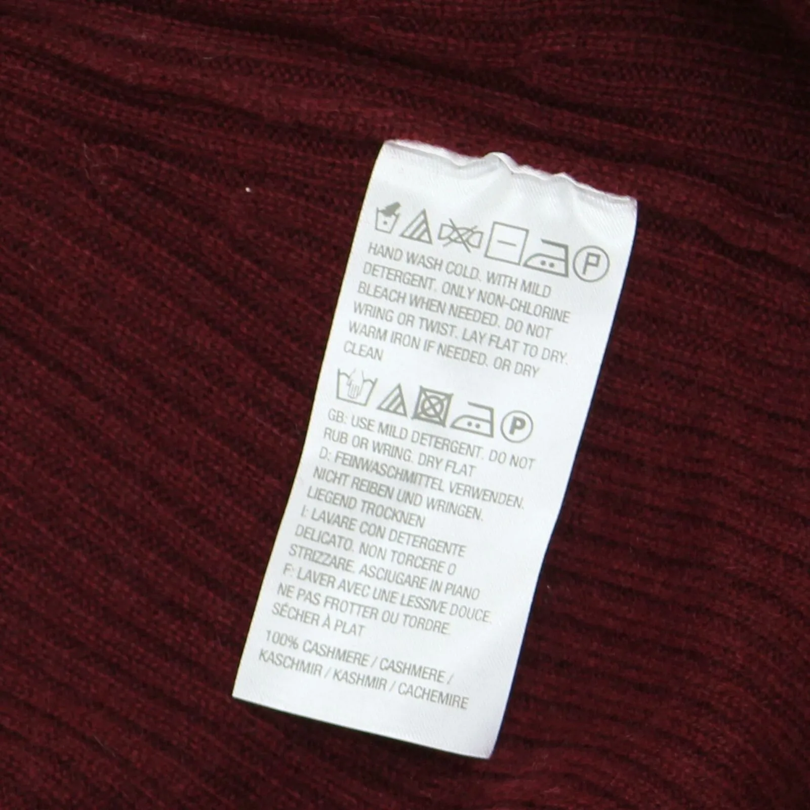NWT Isaac Mizrahi Live! 2-Ply Cashmere V-neck Tunic Sweater. A296236 X-Small