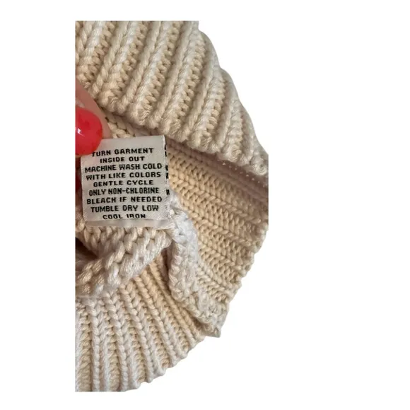 NWT Women's 525 Beige Cream Cable Knit V-Neck Sweater Size M