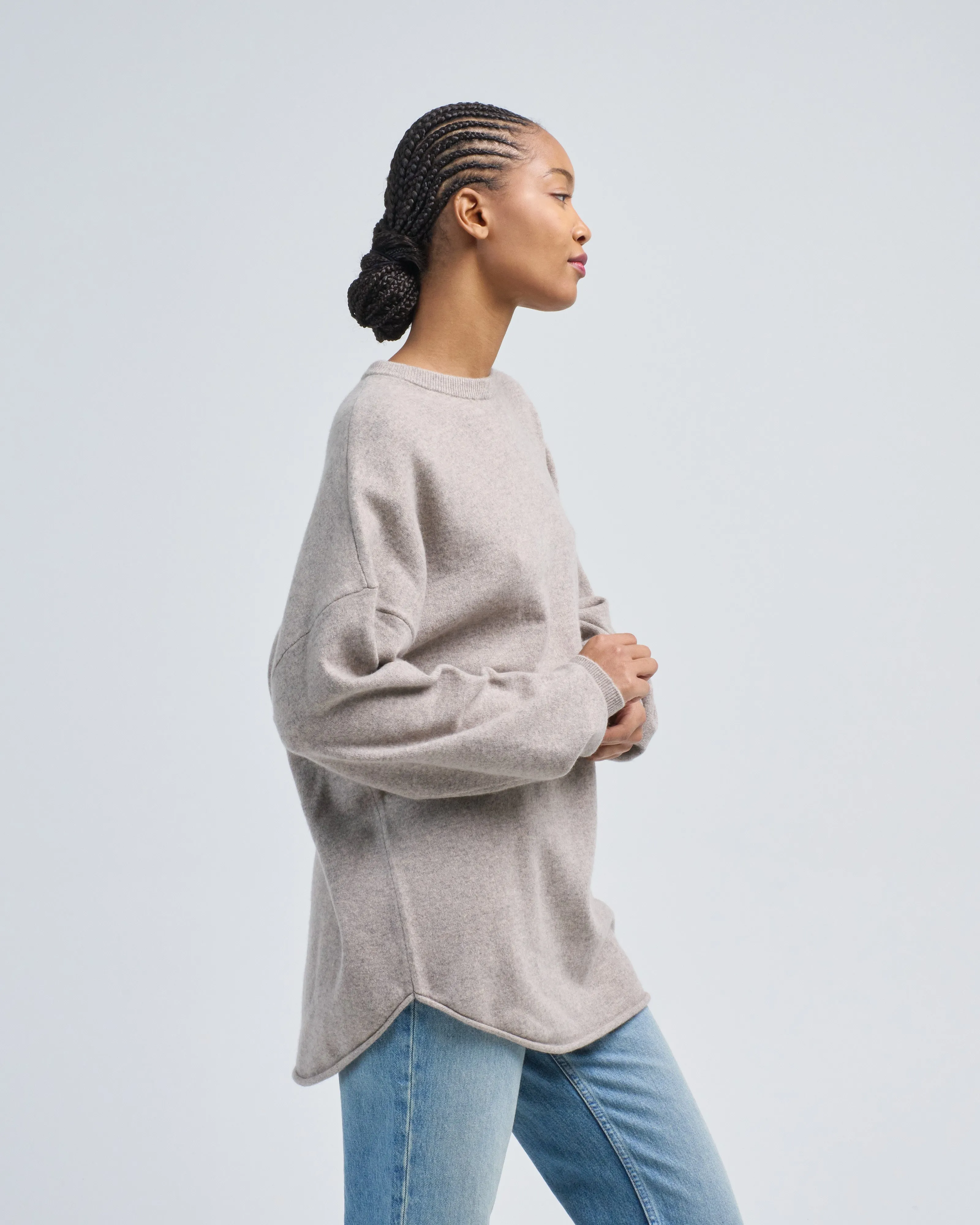 oversized curve hem sweater