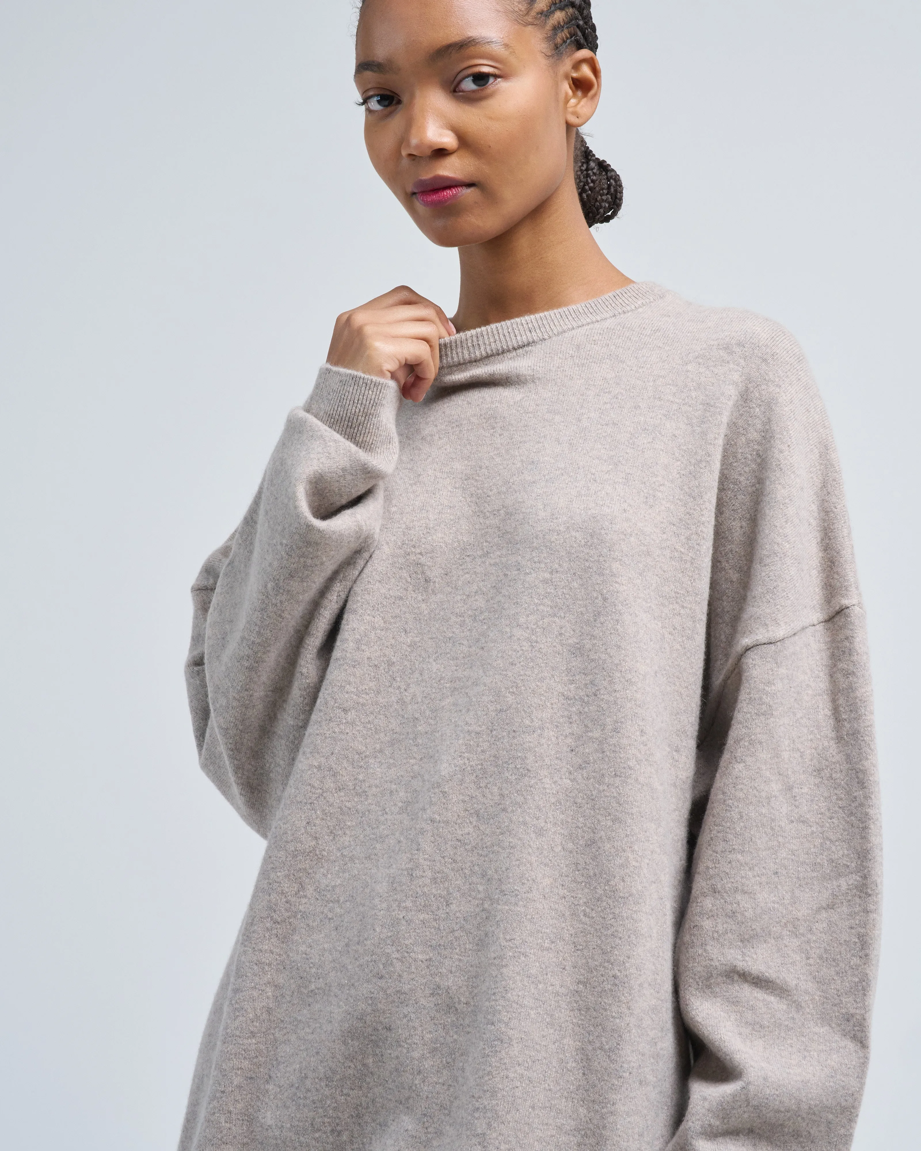 oversized curve hem sweater