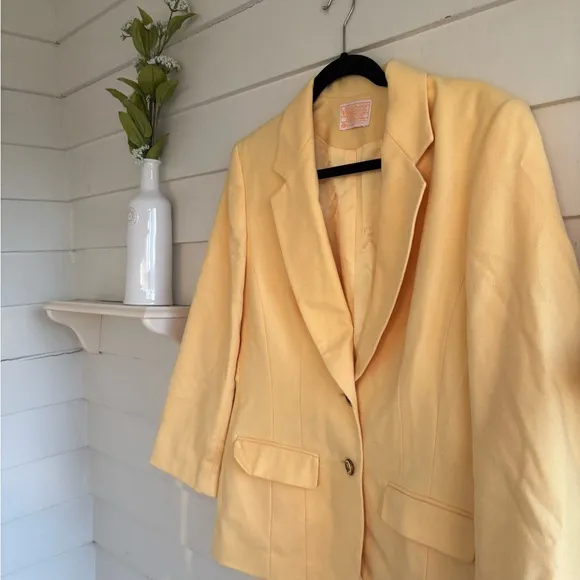 Pendleton Yellow Wool Two Button Blazer Jacket Size 8 (see measurements)