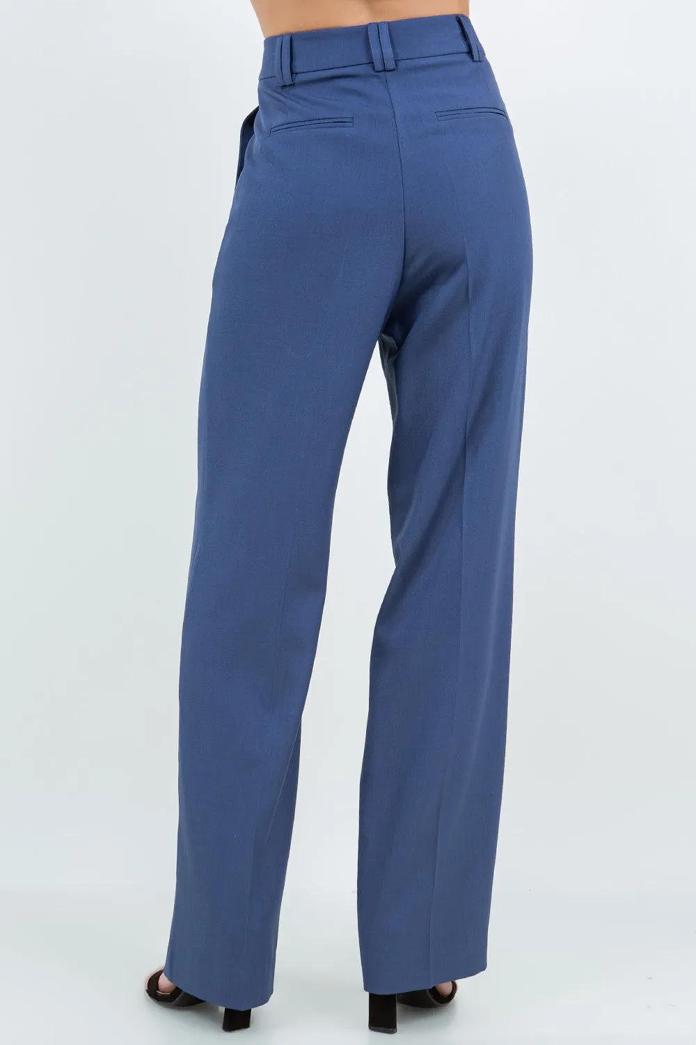 Que navy blue belted straight leg pant