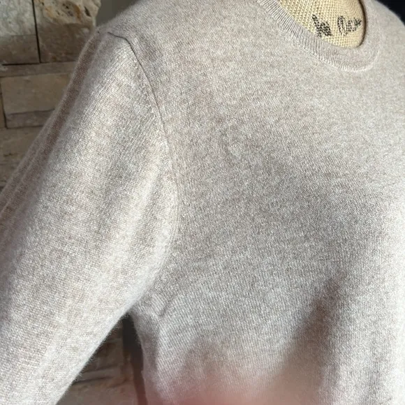 Quince 100% Mongolian cashmere tan oatmeal crew neck long sleeve sweater
