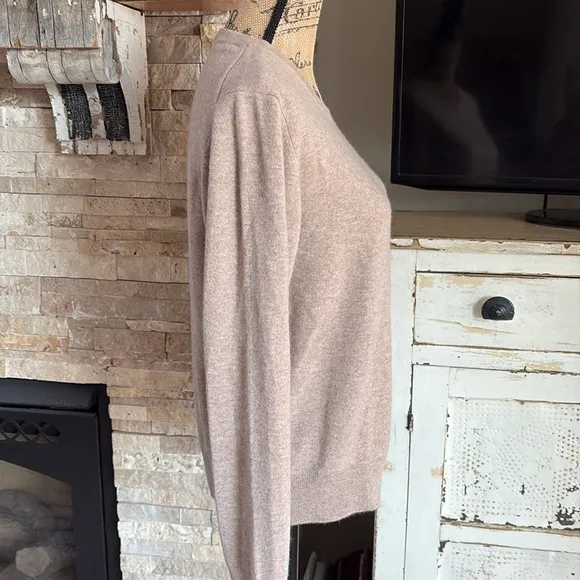 Quince 100% Mongolian cashmere tan oatmeal crew neck long sleeve sweater