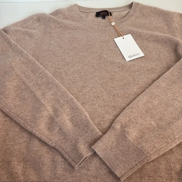 Quince 100% Mongolian cashmere tan oatmeal crew neck long sleeve sweater