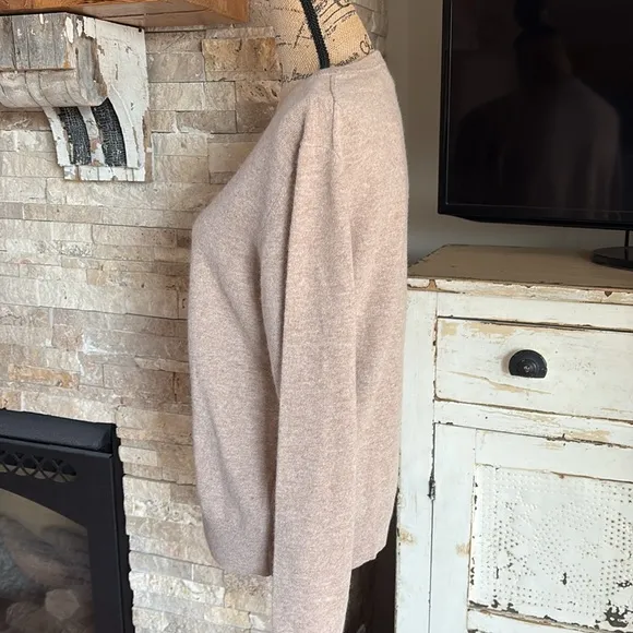 Quince 100% Mongolian cashmere tan oatmeal crew neck long sleeve sweater