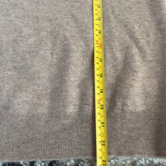 Quince 100% Mongolian cashmere tan oatmeal crew neck long sleeve sweater