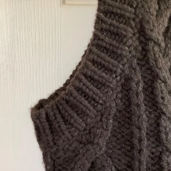 Ralph Lauren Sweater V Neck Vest Cable Knit Toggle Closure Brown Lambswool SZ M