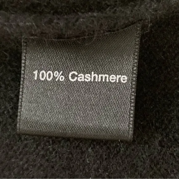Saks Fifth Avenue Black Cashmere V Neck Sweater Sz XS