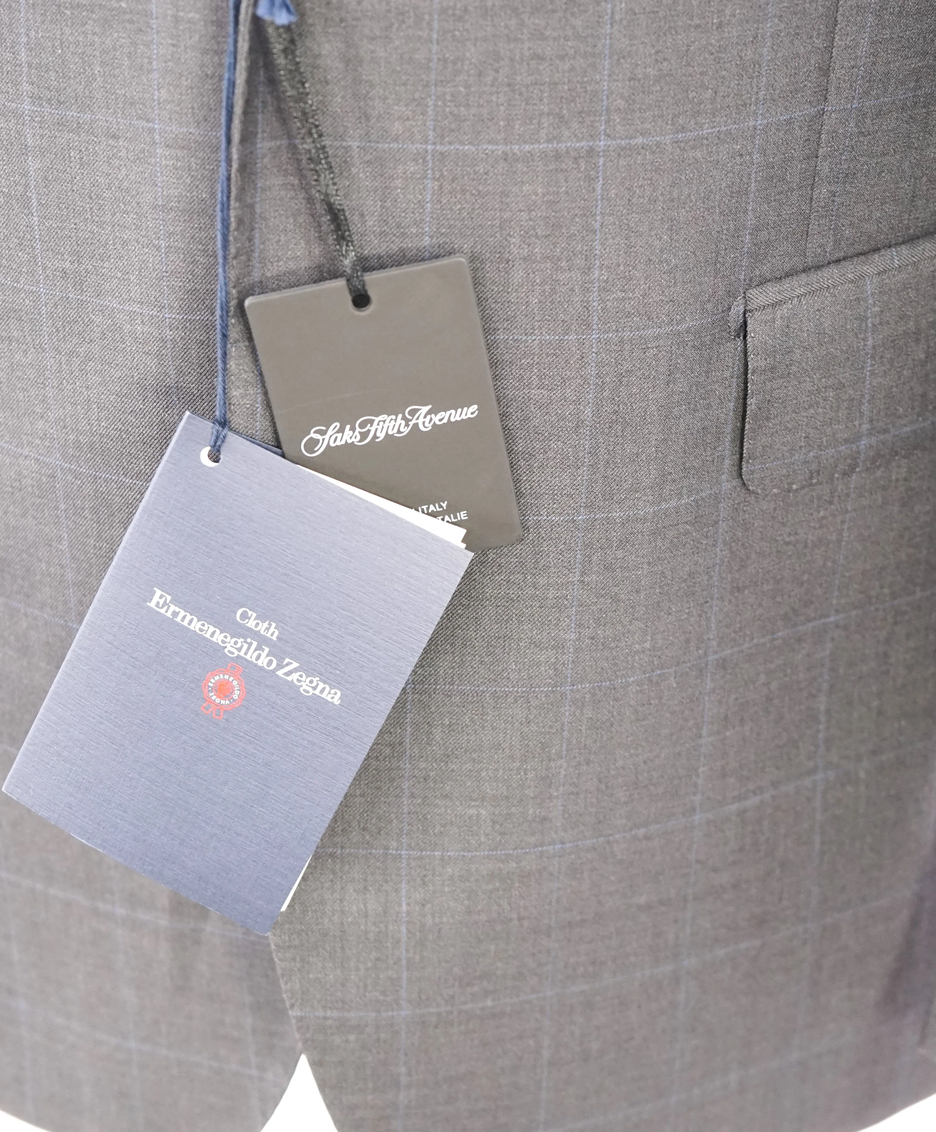 SAKS FIFTH AVENUE - ERMENEGILDO ZEGNA "Traveller" Gray Windowpane Blazer - 38R