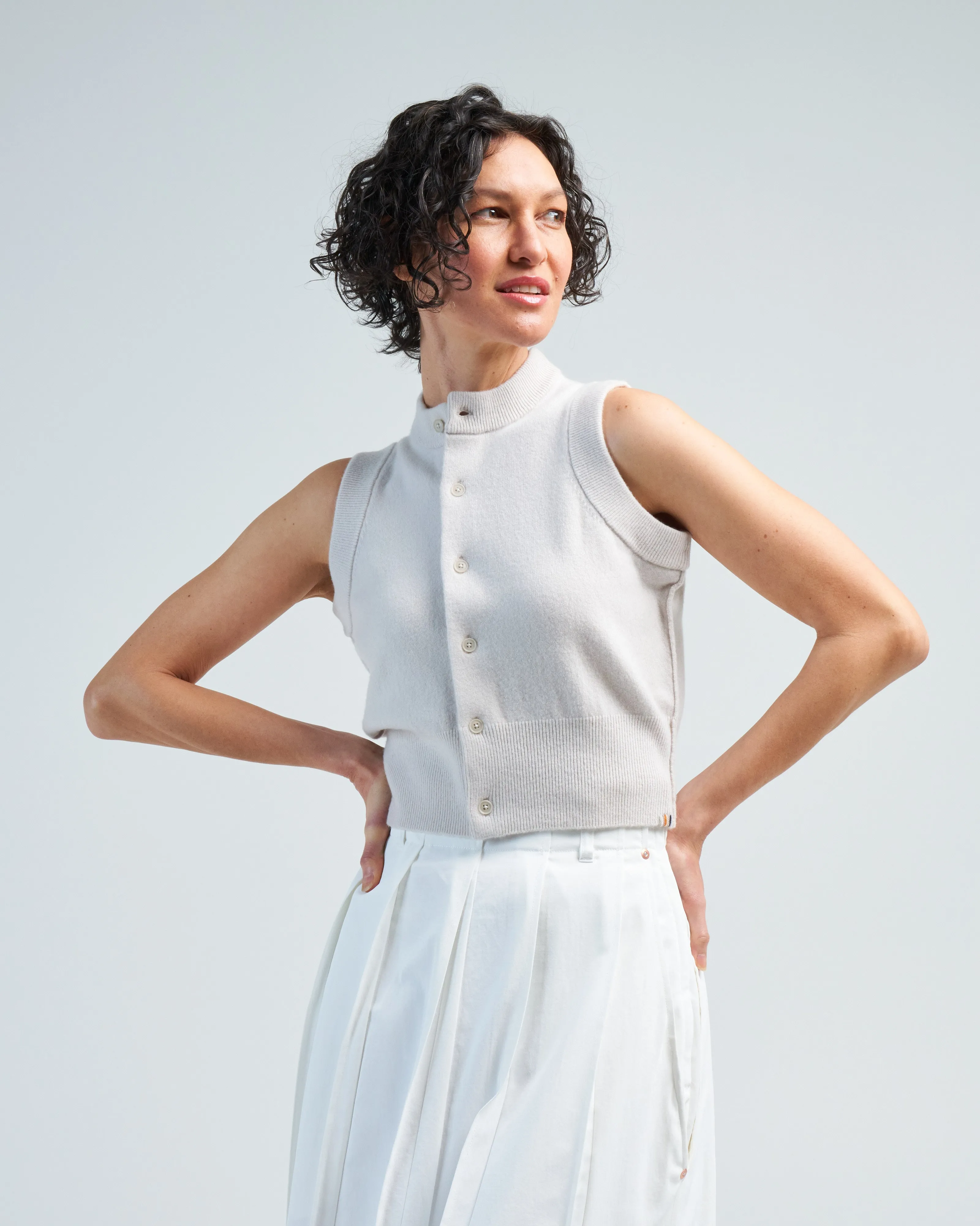 sleeveless button up