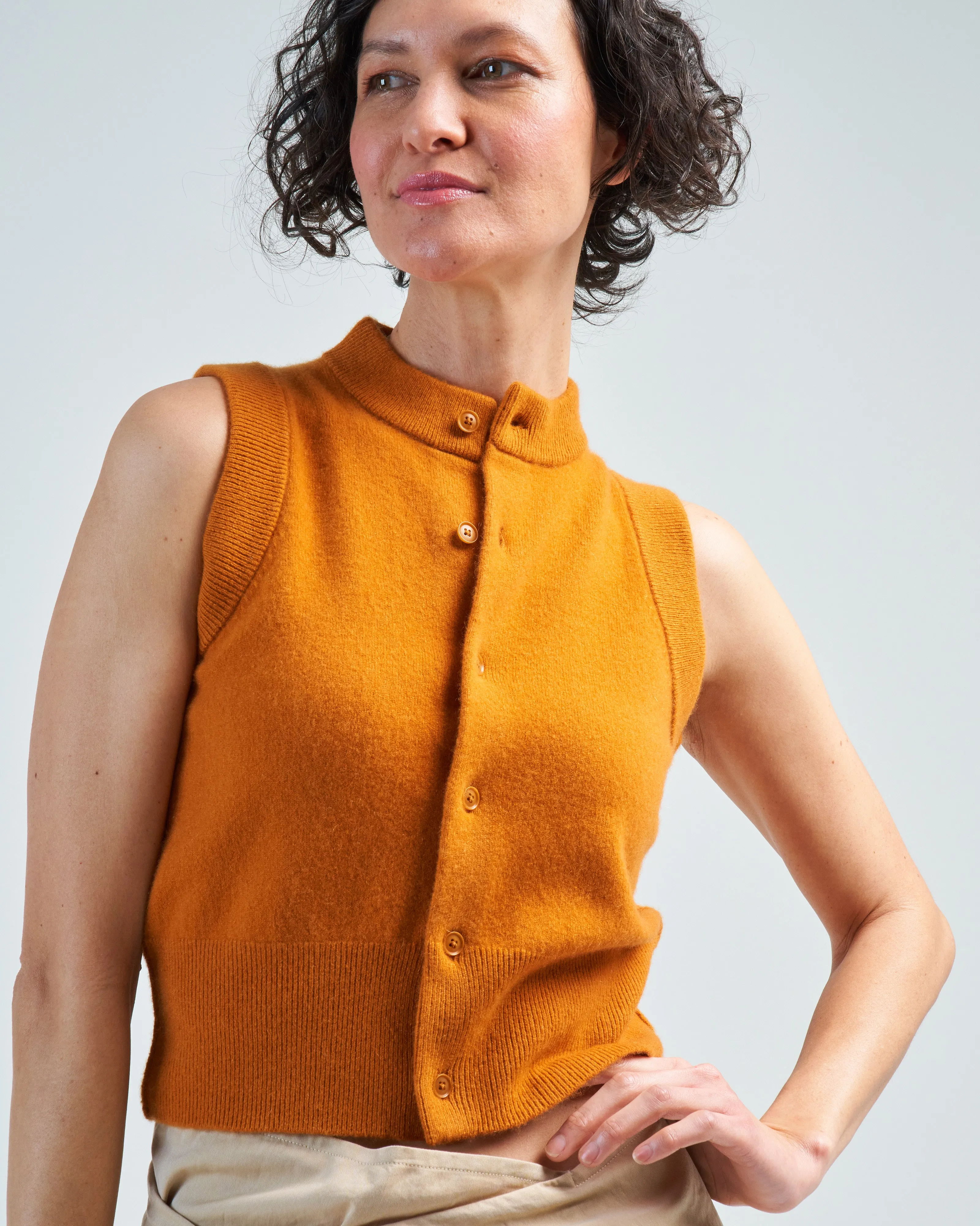 sleeveless button up